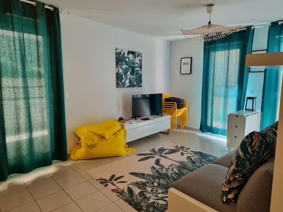 Appartement 2 Pers, Terrasse, Piscine, Parking Сен-Ремі-де-Прованс Екстер'єр фото